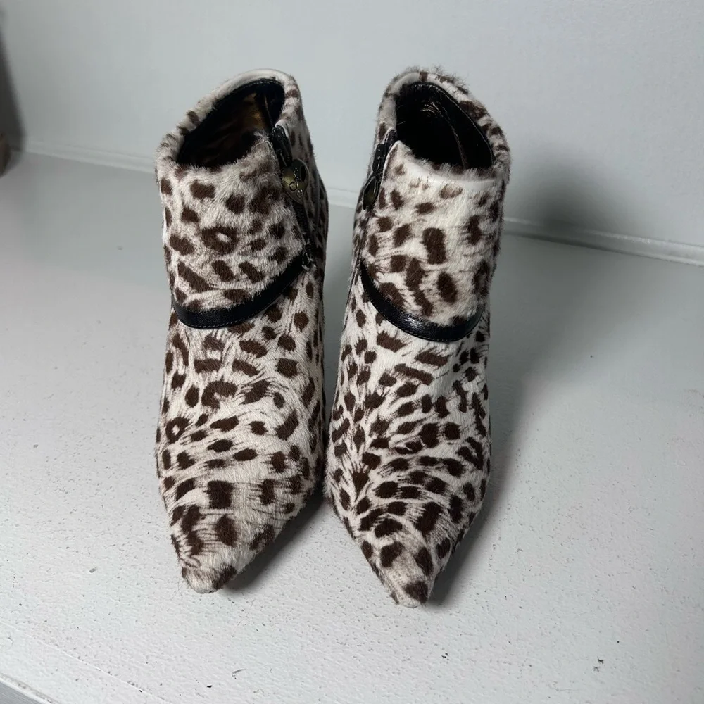 Angeleigh Anastasia Leopard Haircalf Ankle Booties IMade in Italy US 6.5 Heels - Picture 4 of 8